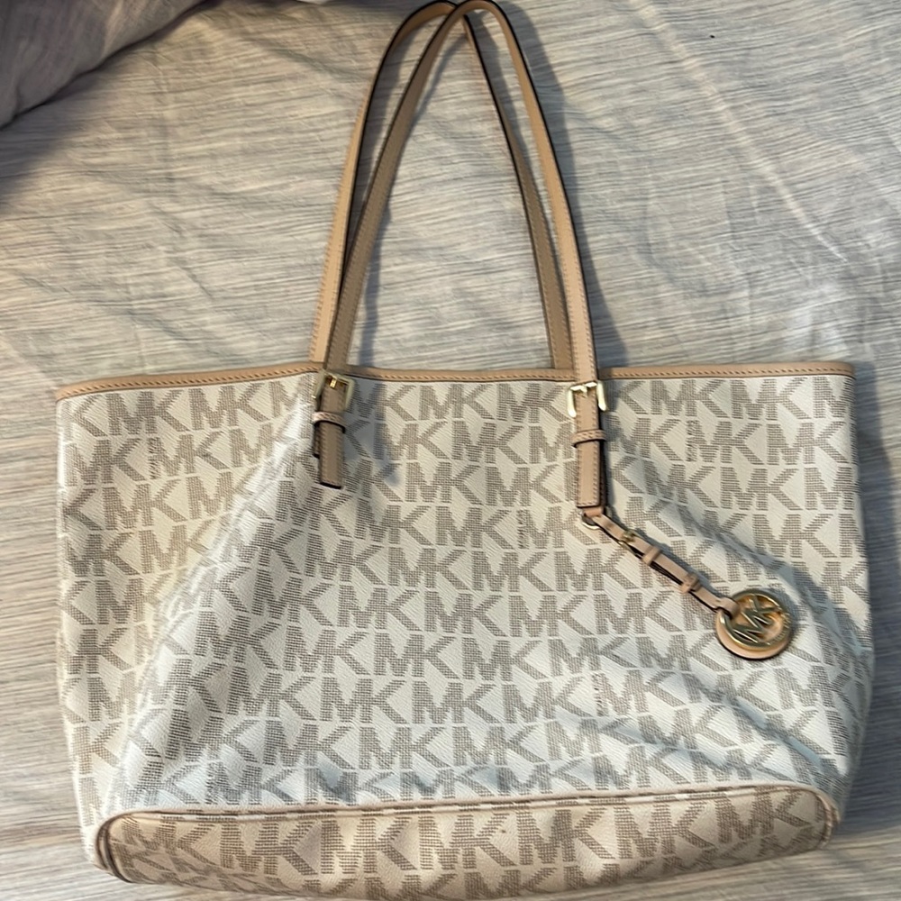 Michael Kors Bucket Bag